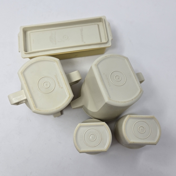 VINTAGE 1970S TUPPERWARE CREAM & SUGAR BUTTER SALT & PEPPER BEIGE HARVEST GOLD - Picture 4 of 16
